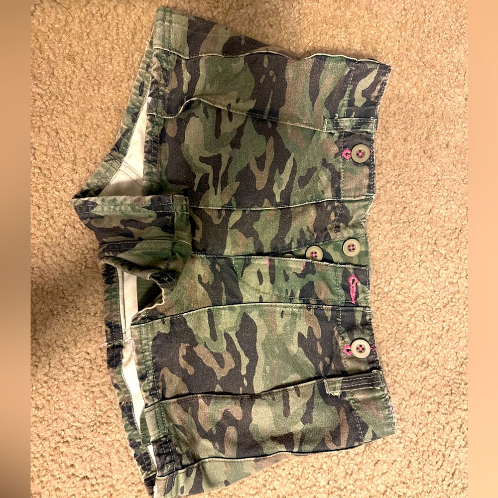 Size 2 Free People camp shorts. Never worn.